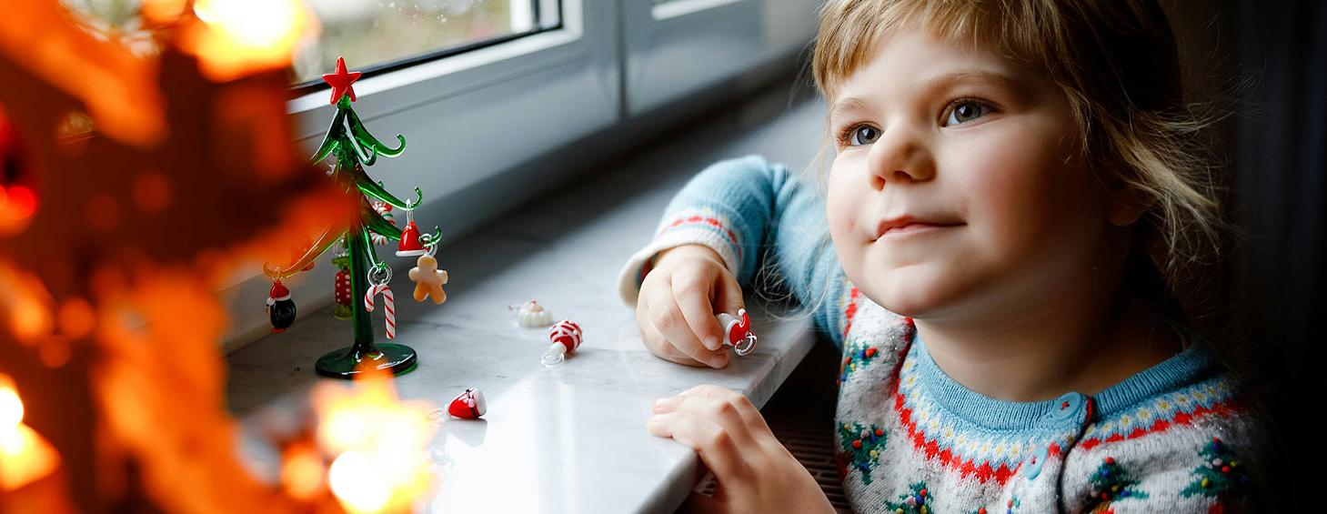 <span class='first'>Freude verschenken</span><span class='second'>Mit uns werden Wünsche wahr!</span>