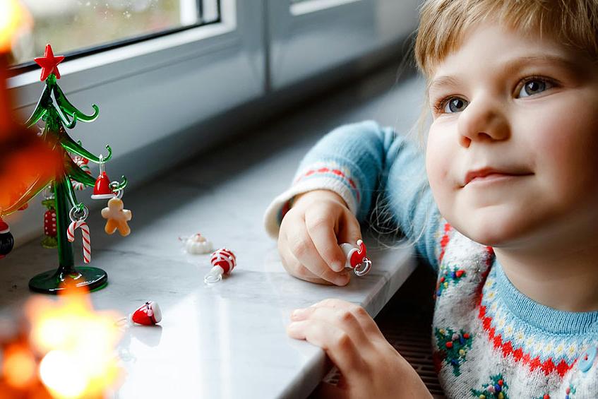 <span class='first'>Freude verschenken</span><span class='second'>Mit uns werden Wünsche wahr!</span>