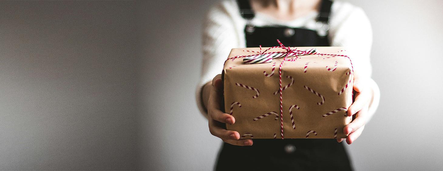 <span class='first'>Freude verschenken</span><span class='second'>Mit uns werden Wünsche wahr!</span>