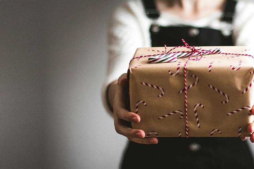 <span class='first'>Freude verschenken</span><span class='second'>Mit uns werden Wünsche wahr!</span>