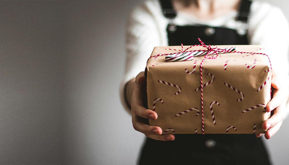 <span class='first'>Freude verschenken</span><span class='second'>Mit uns werden Wünsche wahr!</span>